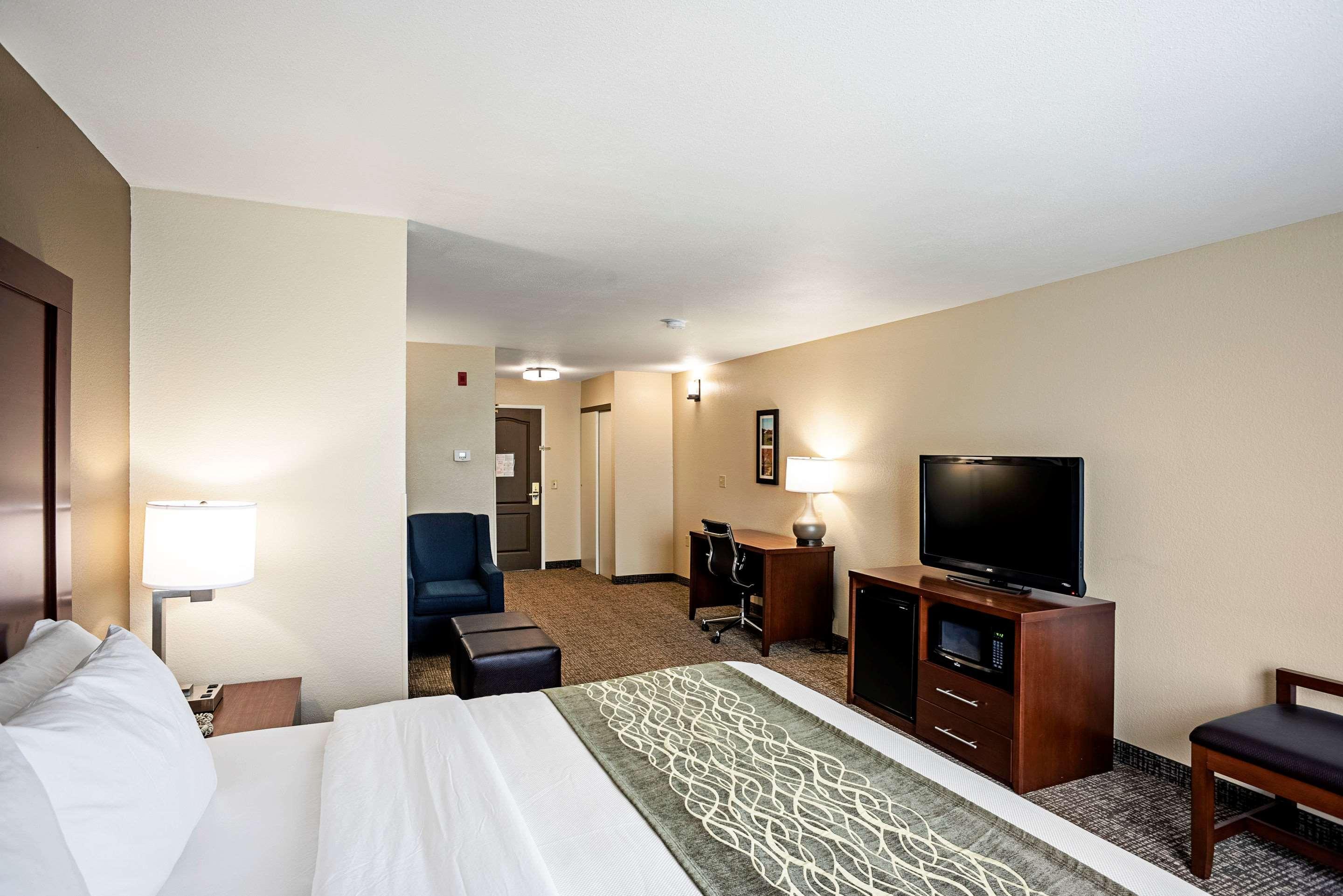 Comfort Inn & Suites Independence Екстериор снимка